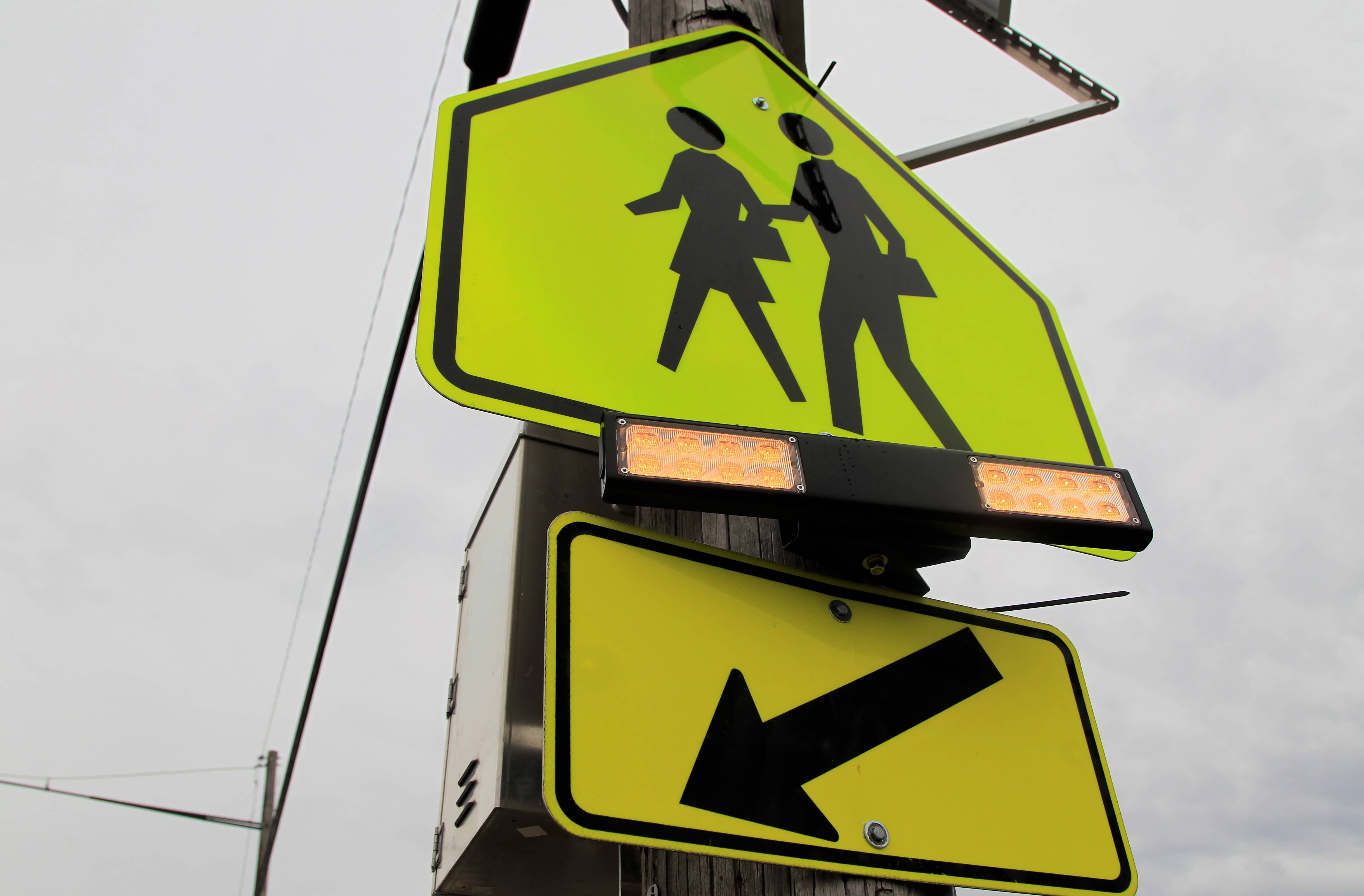 KYTC Installs SolarPowered Crosswalk At Trigg Schools WHVO