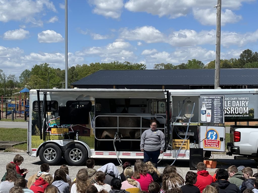 Trigg Intermediate Students Learn About Dairy Cows - Vimarsana News