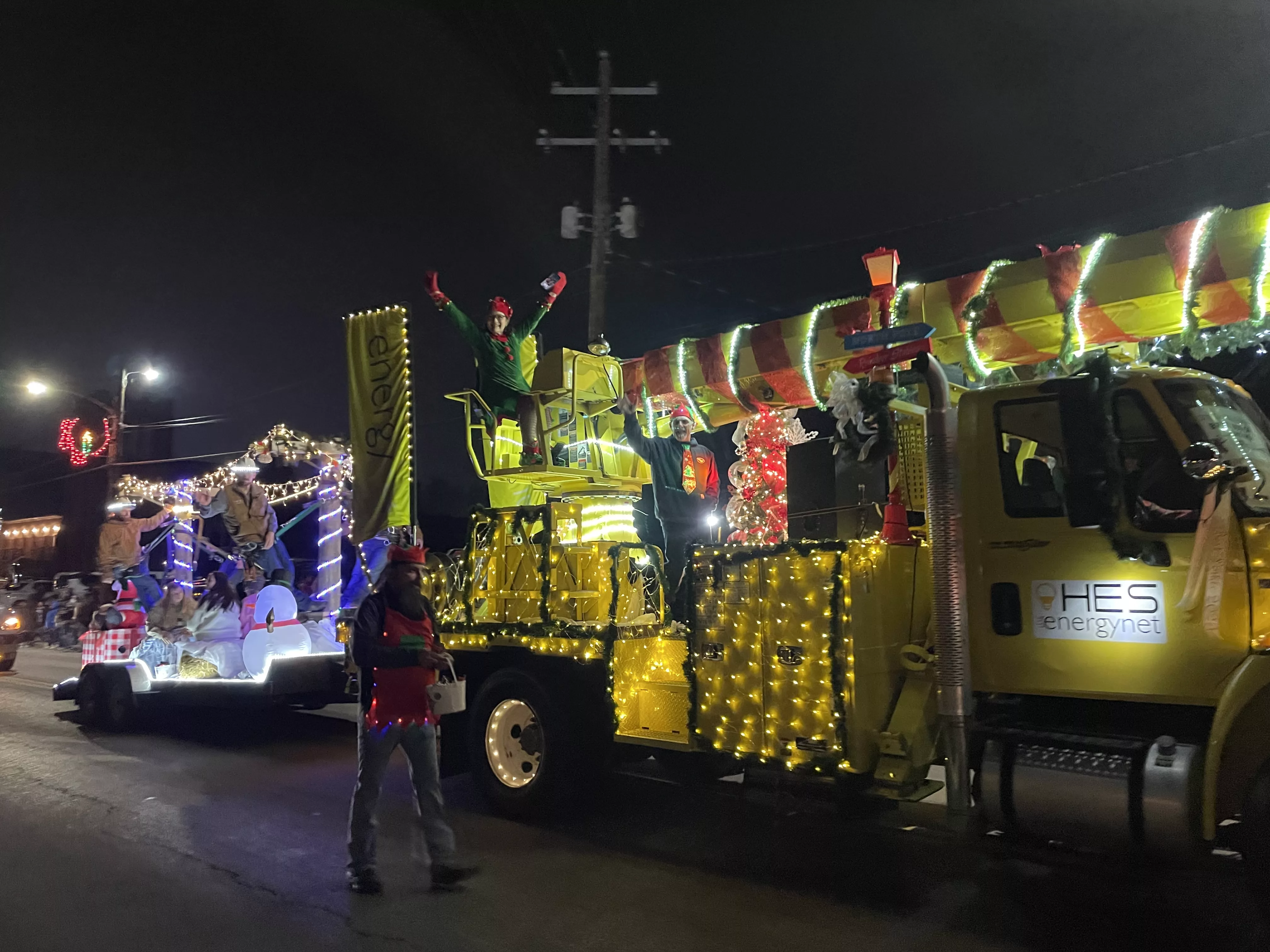 Hometown Heroes The Stars Of Cadiz Christmas Parade (w/PHOTOS) WKDZ Radio