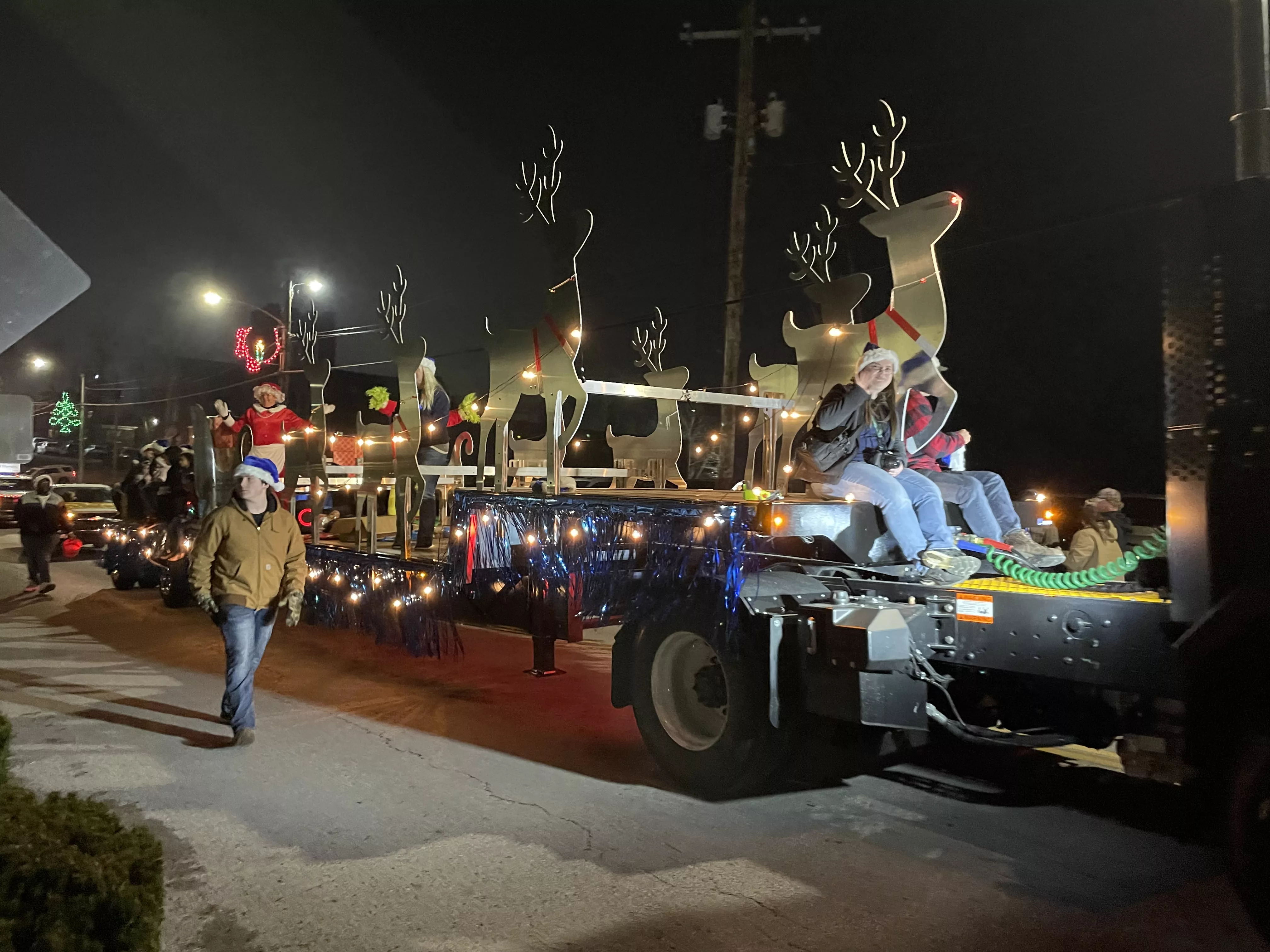 Hometown Heroes The Stars Of Cadiz Christmas Parade (w/PHOTOS) WKDZ Radio