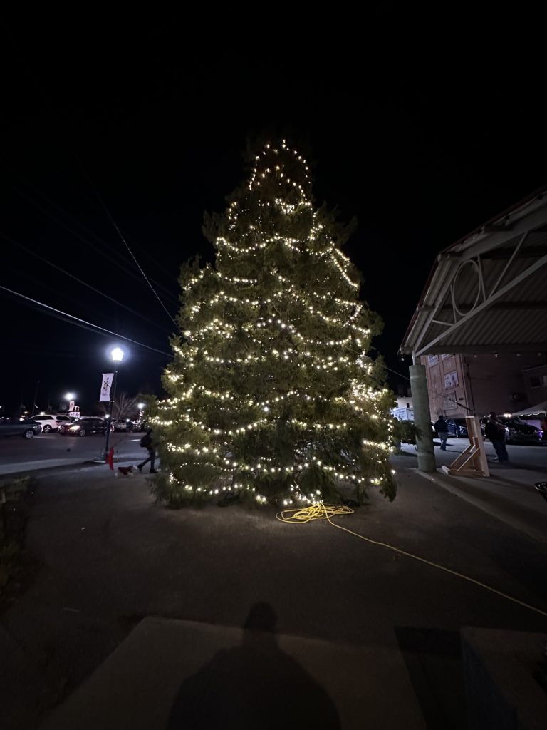 Hopkinsville Lights Downtown Christmas Tree WKDZ Radio
