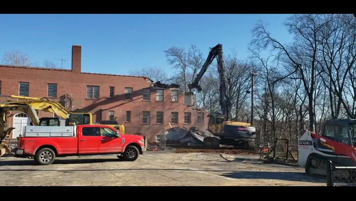 VIDEO — Cadiz Baptist Church Chapel Teardown Begins Tuesday | WKDZ Radio