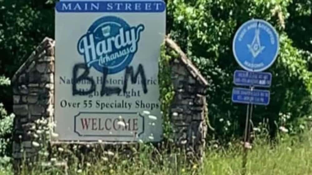 hardy-sign