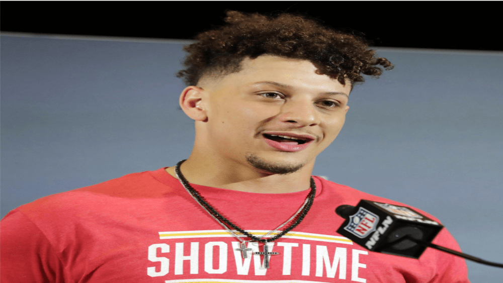 Patrick Mahomes Is Having Surgery On His Toe Today | E Communications