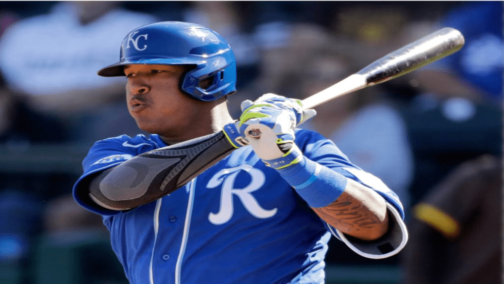 The Royals Salvador Perez Is A Finalist For Silver Slugger Award | E ...