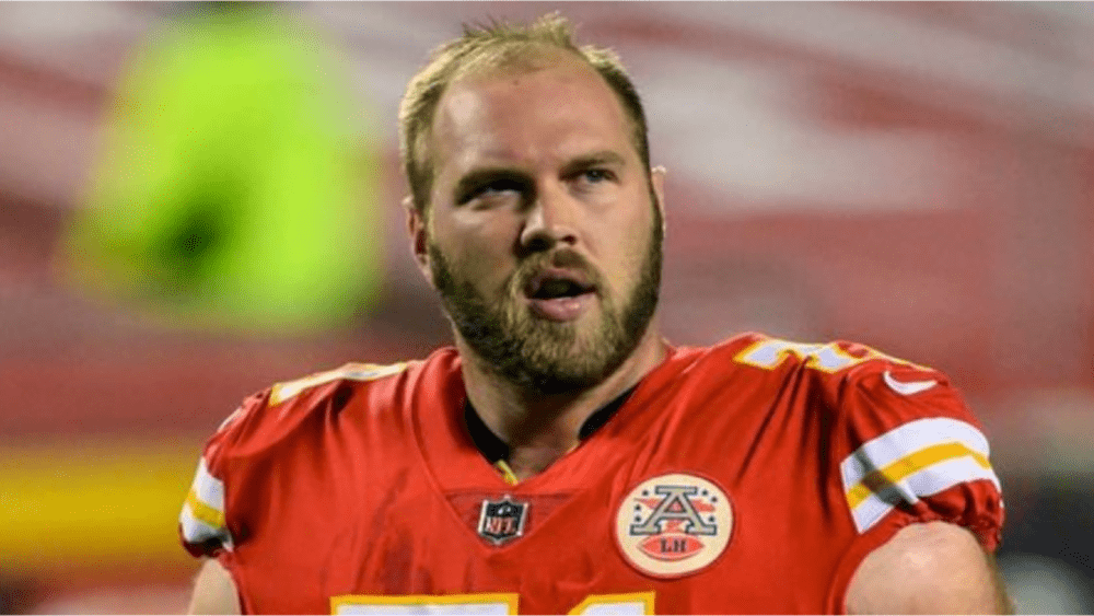 Former Chiefs tackle, Super Bowl champion Schwartz announces