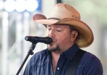 Jason Aldean performs onstage at NBC's 'Today Show' at Rockefeller Plaza July 31^ 2015 in New York City.