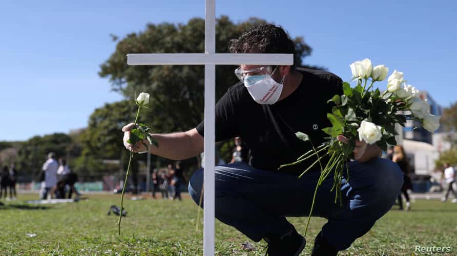 protest-and-tribute-for-health-workers-who-died-from-the-coronavirus-disease-covid-19-in-sao-paulo