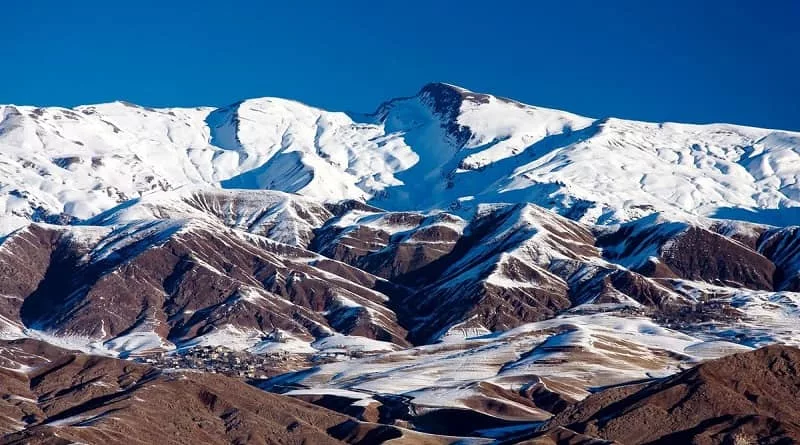 شاه البرز، نام رشتهکوه و قله زیبایی است