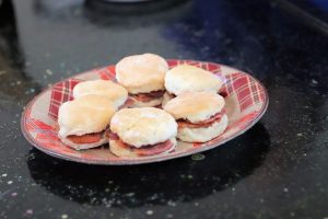 country-ham-biscuit-judging-9-jpg