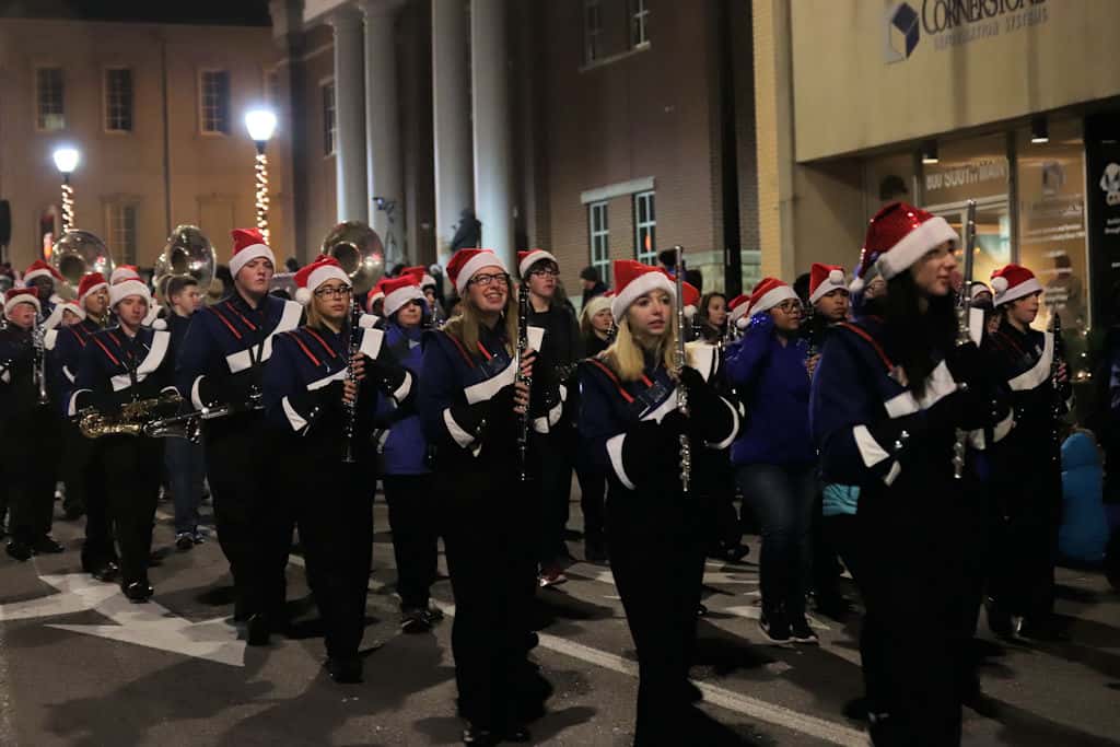 HopkinsvilleChristmasParade2018139.jpg WHVO