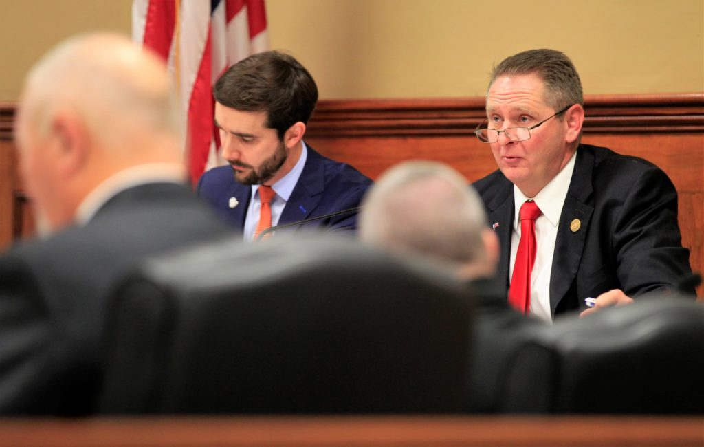 Christian County Fiscal Court Throws Support Behind Second Amendment - Vimarsana News
