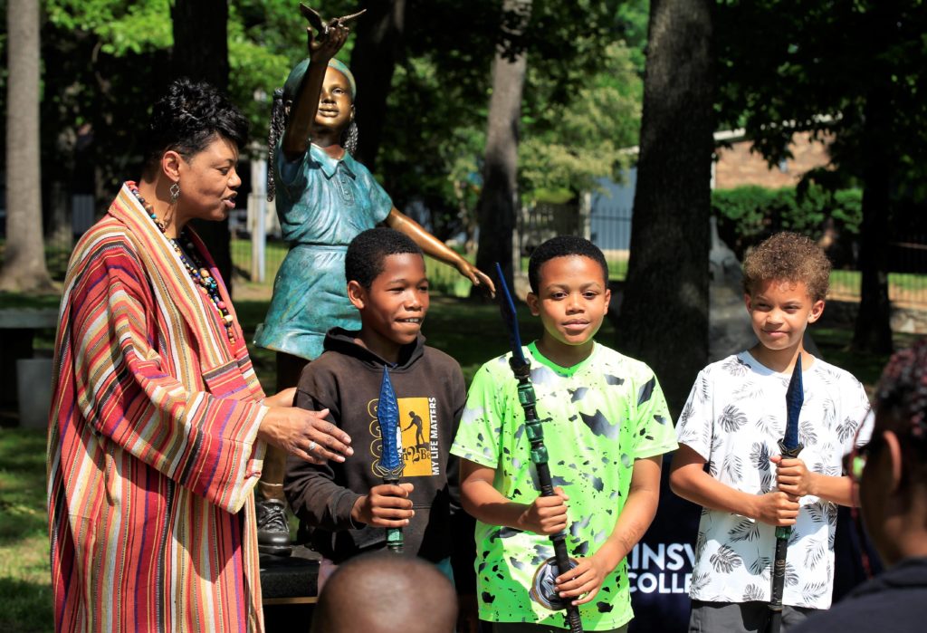 Hopkinsville Community College 'Knights' Three To Protect hooks' Statue ...