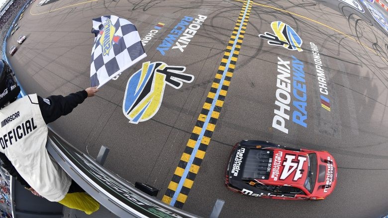 Briscoe scores first Cup win at Phoenix - Vimarsana News