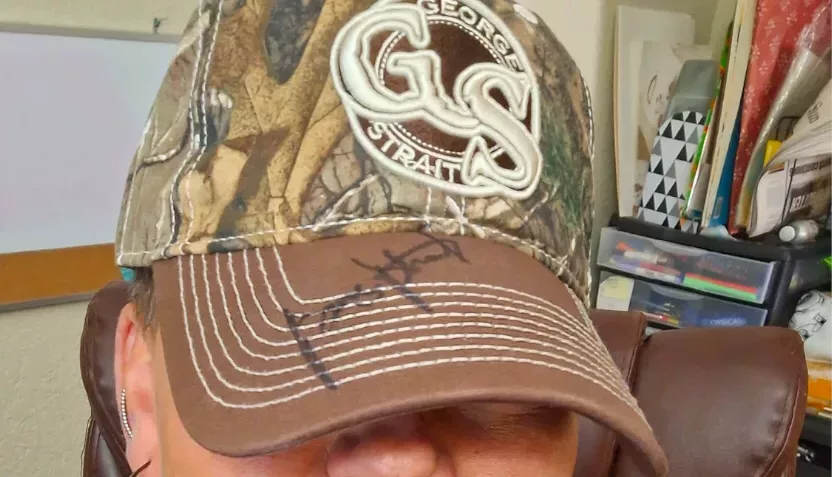 george-strait-hat-not-backwards-832