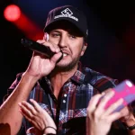 Luke Bryan performs at Nissan Stadium during the 2017 CMA Festival on June 8^ 2017 in Nashville^ Tennessee.