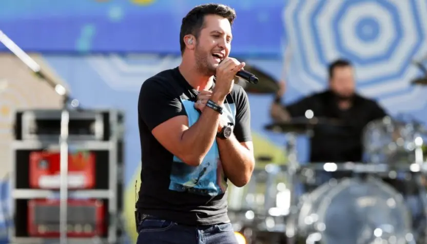 Luke Bryan performs onstage at ABC's Good Morning America Summer Concert Series at Rumsey Playfield on August 7^ 2015 in New York City.