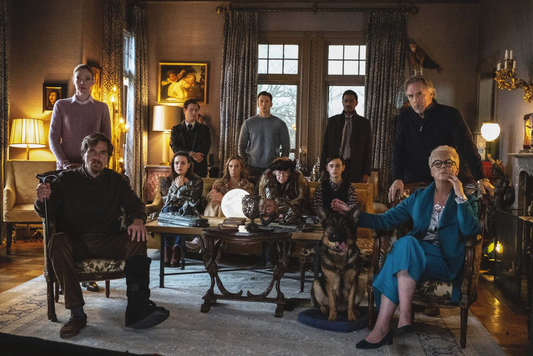 The star-studded Thrombey family awaits Detective Blanc’s (Daniel Craig) conclusion in their grandfather’s living room. 