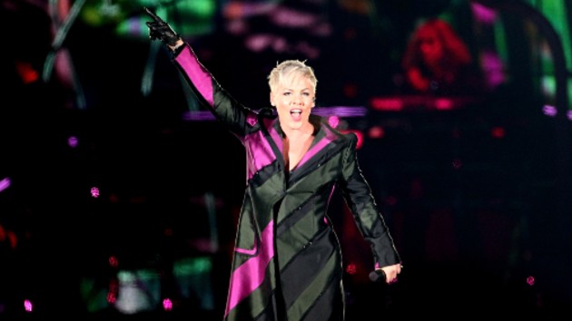 getty_pinkonstage_070319