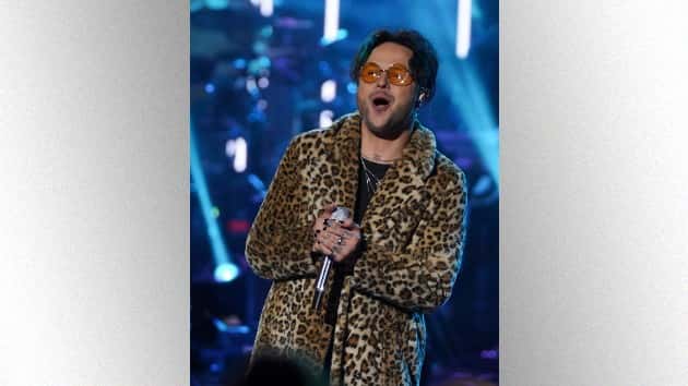 m_lovelytheband_mitchy_071519