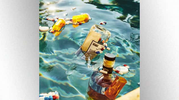 m_mileycyrusslideaway_081619-2