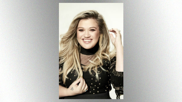 m_kellyclarkson_030118-4