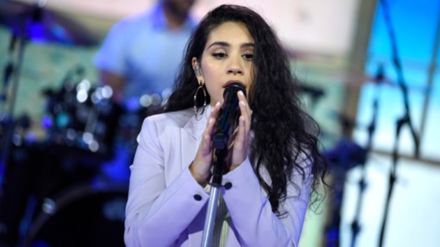 m_alessiacaraongma_071919-3