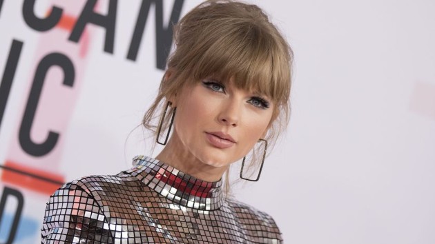 m_taylorswiftamaredcarpetcloseup_013019-3