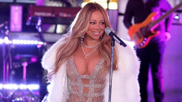 m_mariahcareynyre2018smiling_041218-4