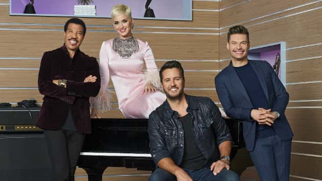 m_americanidolstarsatpiano112119