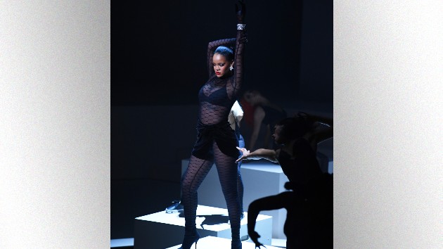 getty_rihannasavagexfentyshow_010220