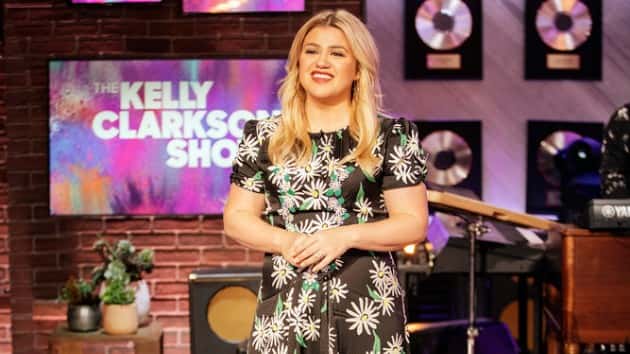 m_kellyclarksonontalkshowset_010720