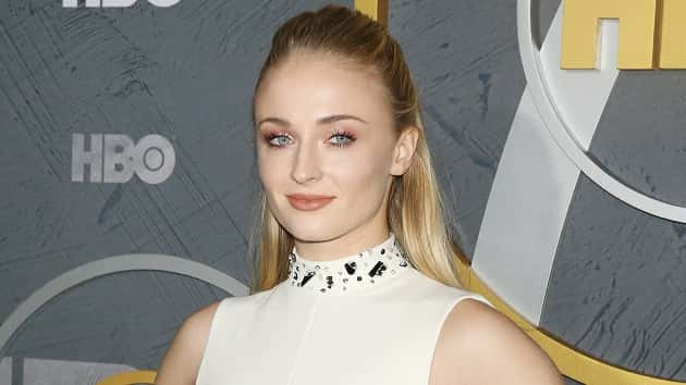 getty_sophie_turner_1212020