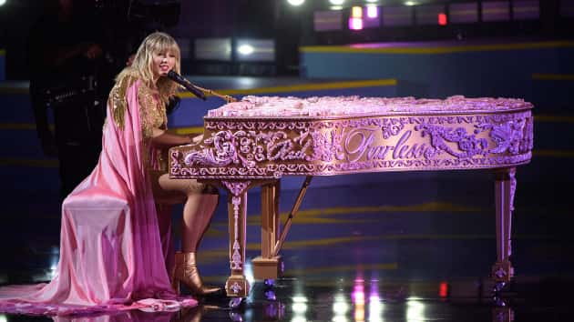 m_taylorswift_012120-2