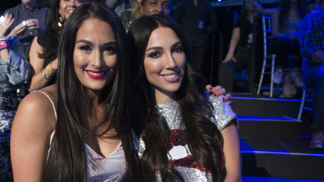 e_bella_twins_01292020