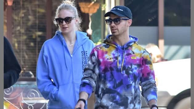 getty_sophie_turner_and_joe_jonas_02262020
