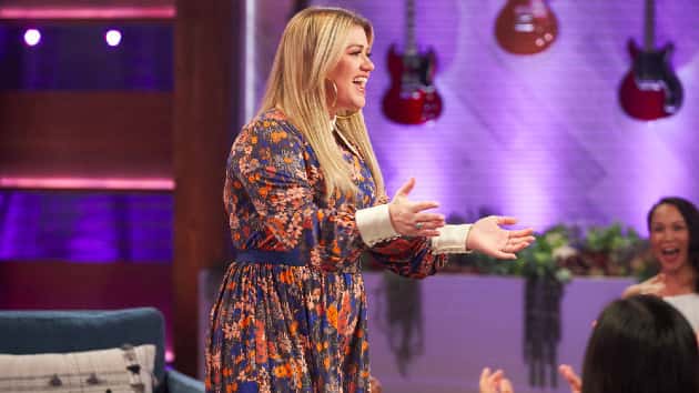 m_kellyclarkson_032320-2