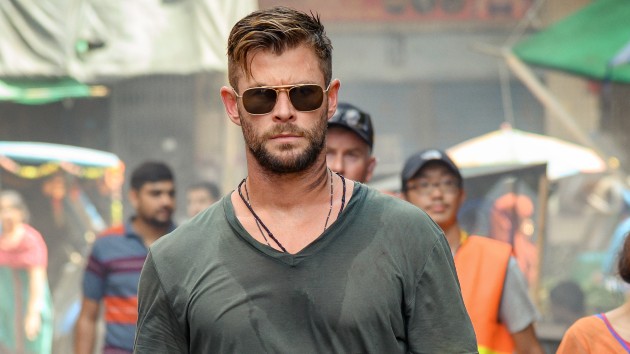 e_chris_hemsworth_extraction_042320