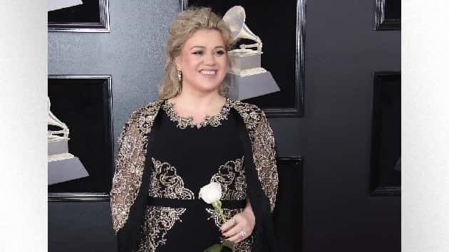 getty_kellycgrammys_042420