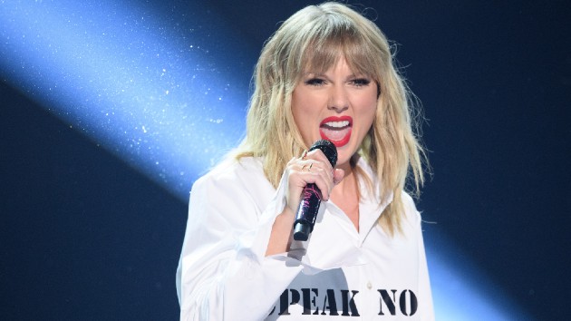 m_taylorswiftamawhiteshirt_052620