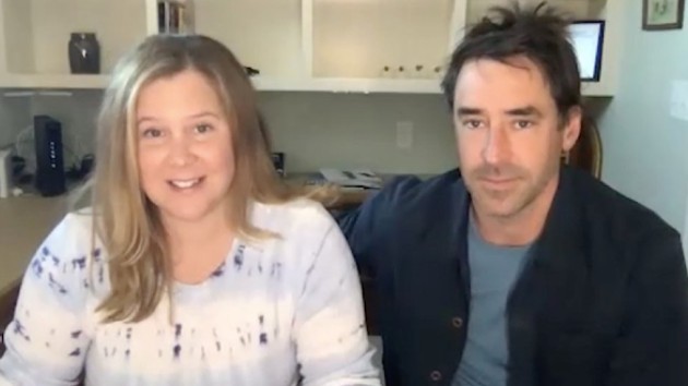 e_amy_schumer_chris_08142020