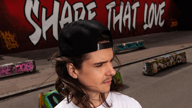 m_lukasgraham_082120