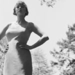 m_taylorswifthandsonhips_072520-2