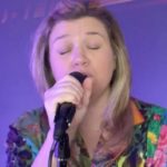 m_kellyclarksonsingsonhershow_091420