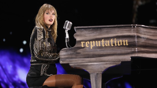 getty_tayloratpiano_092920