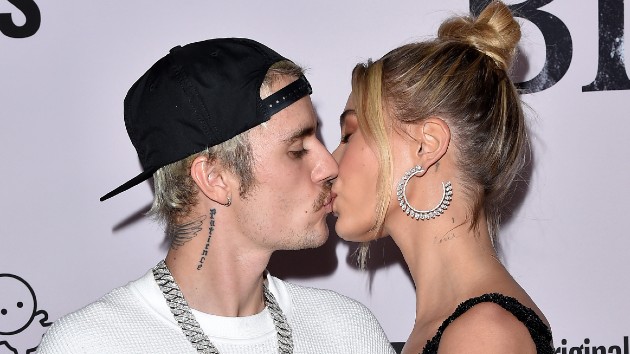 getty_justinhaileykissing_100520