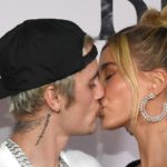 getty_justinandhaileykissing_100620