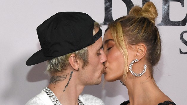 getty_justinandhaileykissing_100620