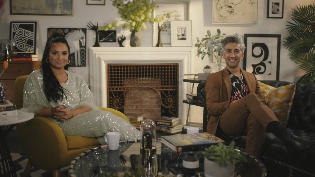 m_demilovatotanfrance_100720