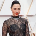 e_galgadot_101220-2